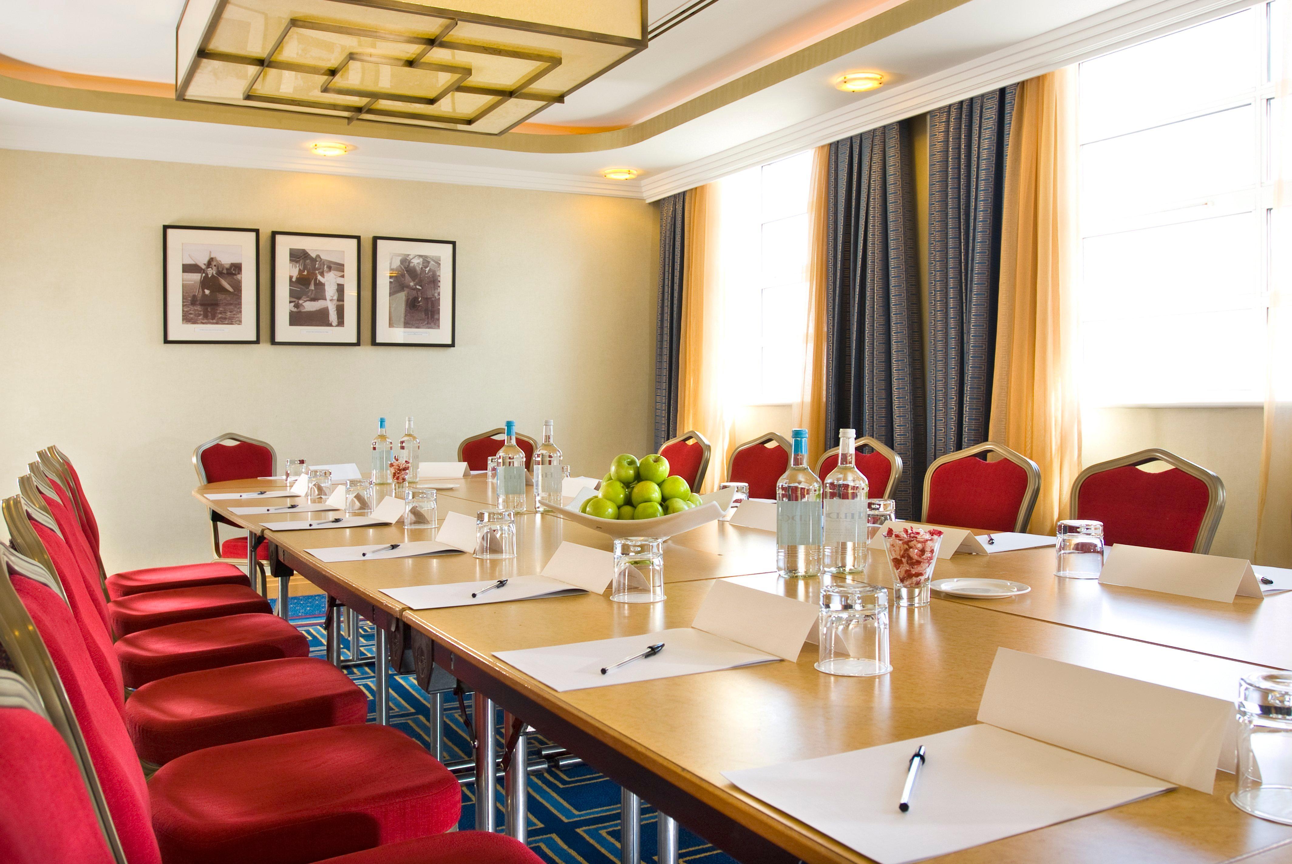 Crowne Plaza Liverpool - John Lennon Airport By Ihg Extérieur photo